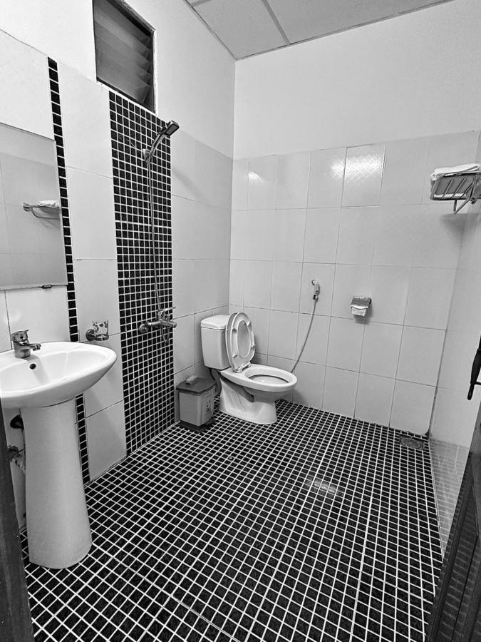 Truc Hoang Ha Hotel Kon Tum Buitenkant foto