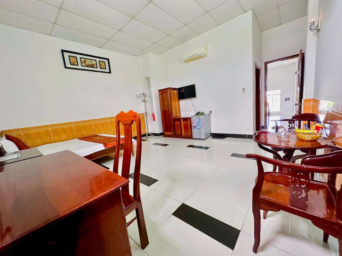 Truc Hoang Ha Hotel Kon Tum Buitenkant foto