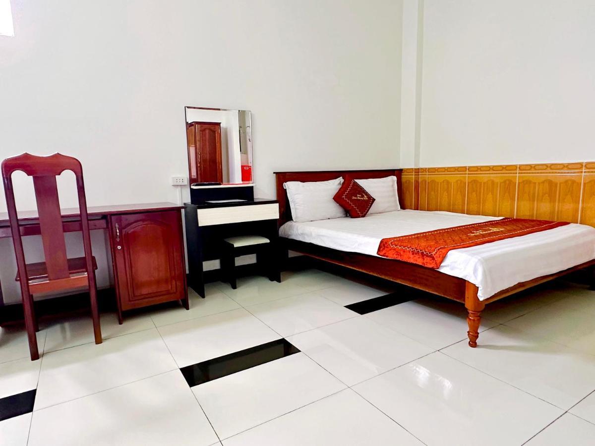Truc Hoang Ha Hotel Kon Tum Buitenkant foto