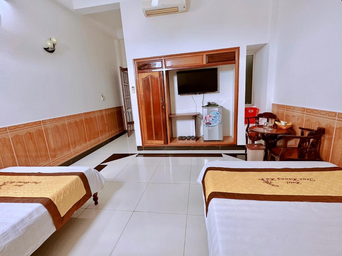 Truc Hoang Ha Hotel Kon Tum Buitenkant foto