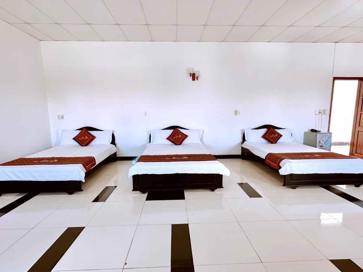 Truc Hoang Ha Hotel Kon Tum Buitenkant foto