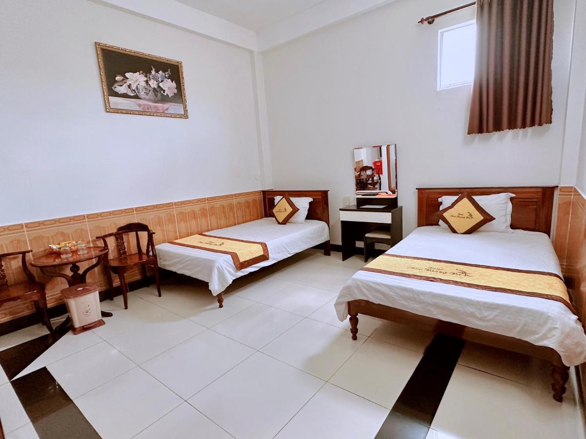 Truc Hoang Ha Hotel Kon Tum Buitenkant foto