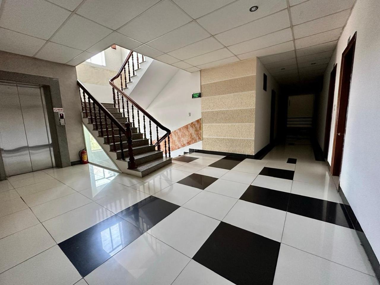 Truc Hoang Ha Hotel Kon Tum Buitenkant foto