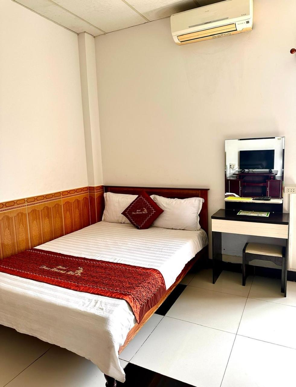 Truc Hoang Ha Hotel Kon Tum Buitenkant foto